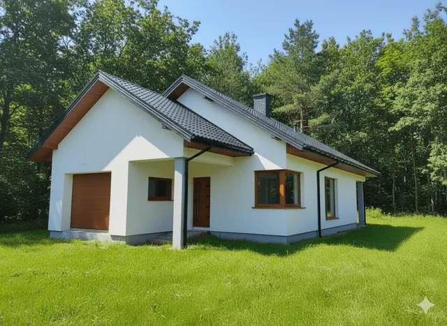 Odważna metamorfoza w stylu nowoczesnej stodoły. Jednolita ciemnografitowa elewacja nadaje budynkowi minimalistyczny, skandynawski charakter. - stan obecny